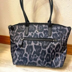 Michael Kors Travel bag - handbag - purse- tote 👜